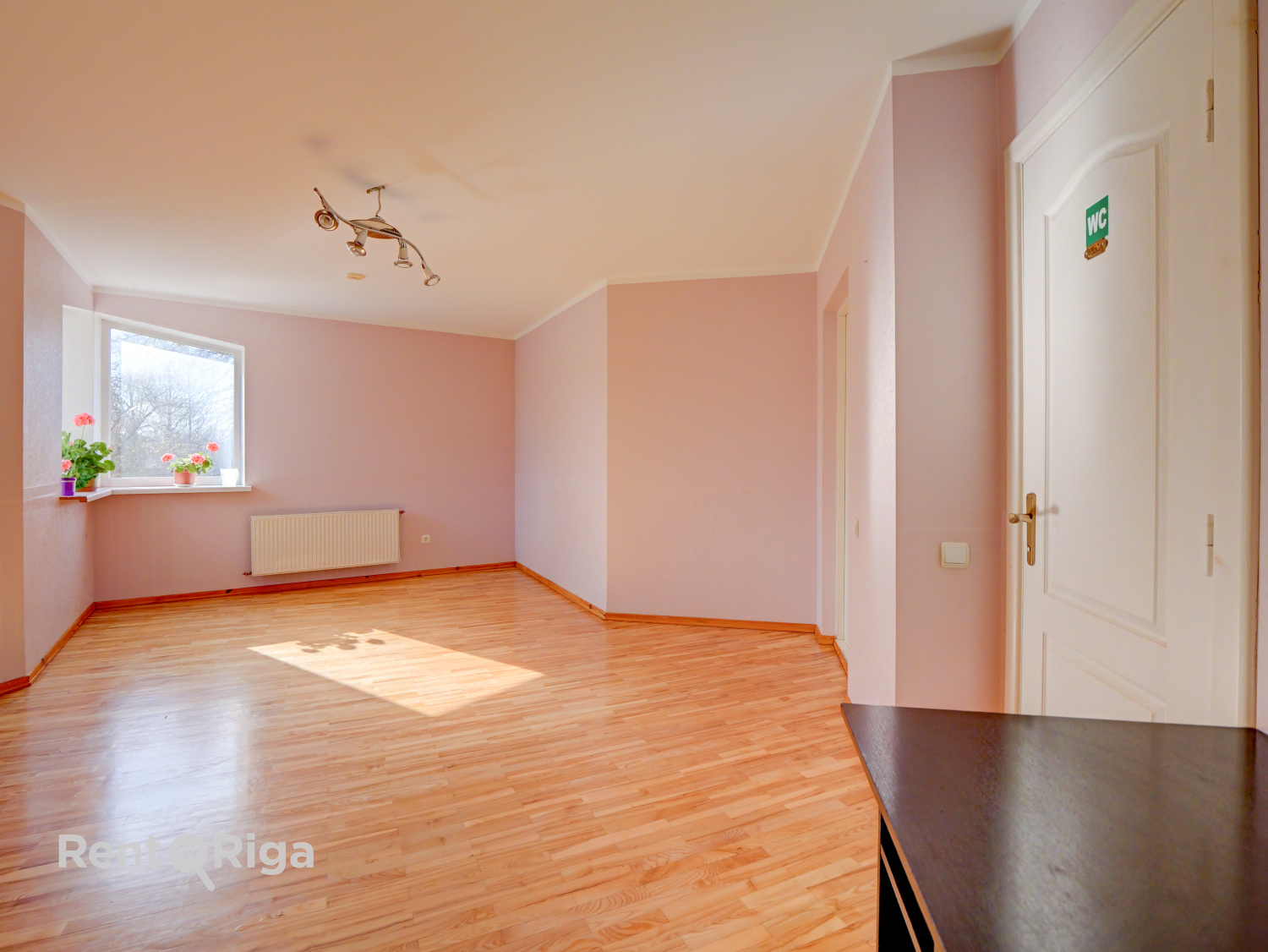 Pārdod māju, Strazdu iela - Attēls 1