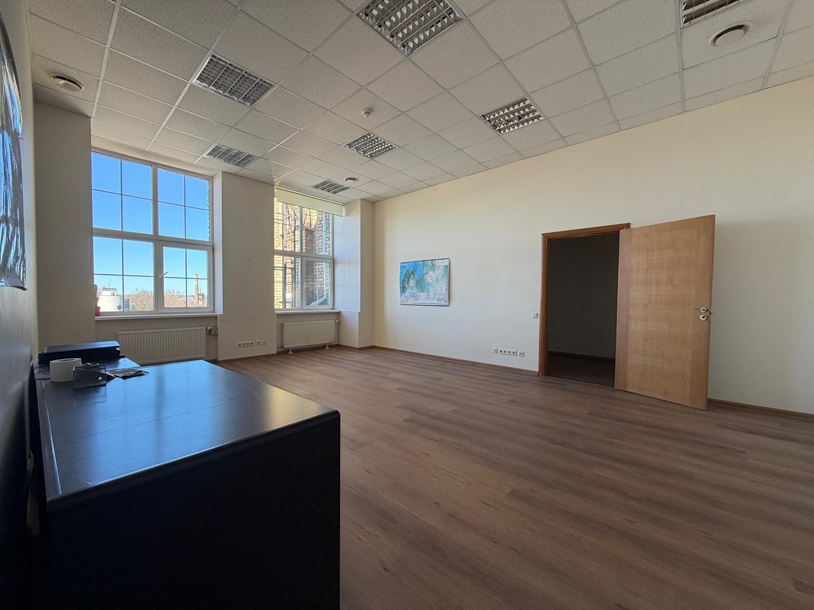 Iznomā biroju, Brīvības gatve iela - Attēls 1