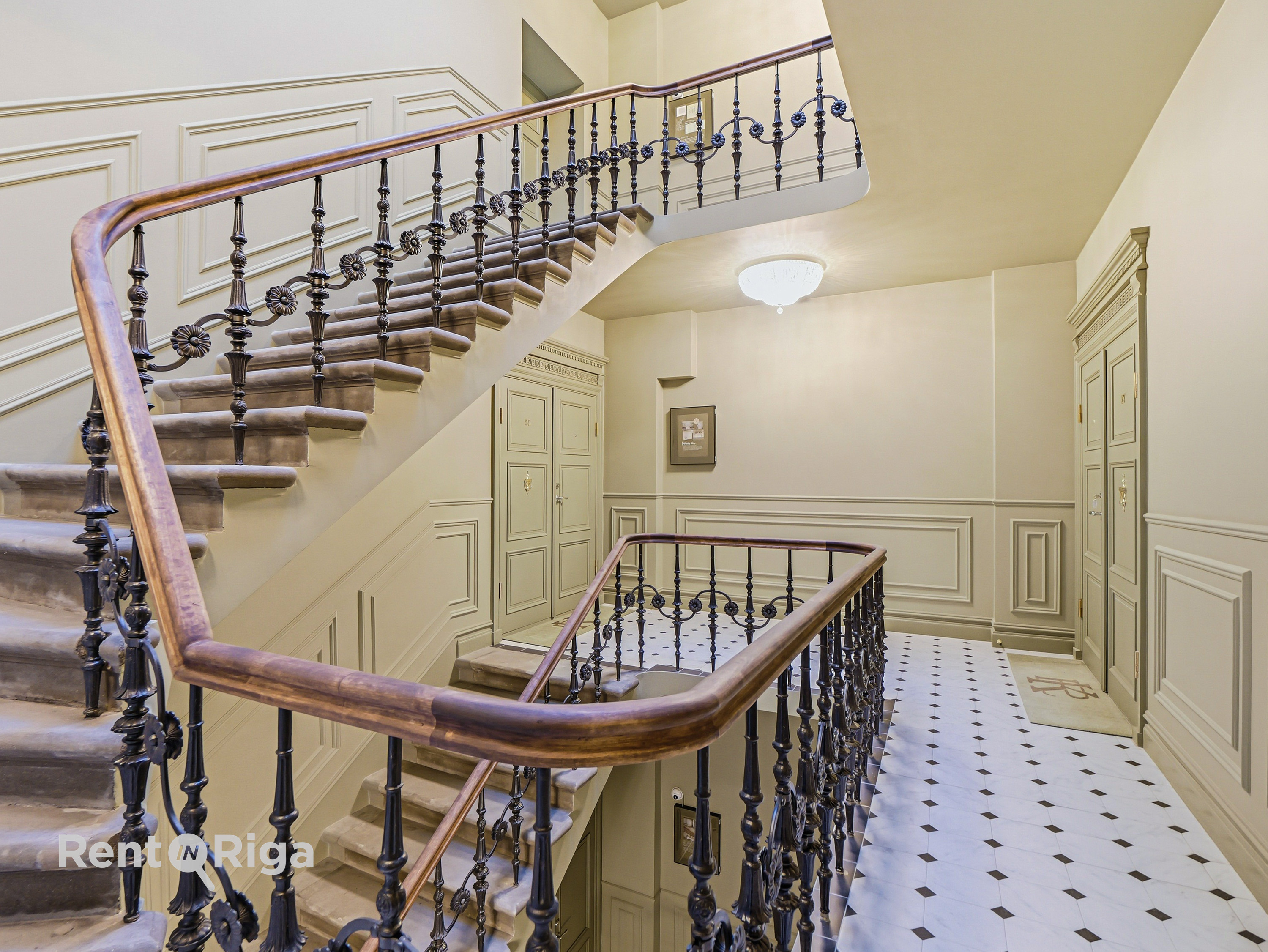 Pārdod dzīvokli, Kalpaka bulvāris 7 - Attēls 1