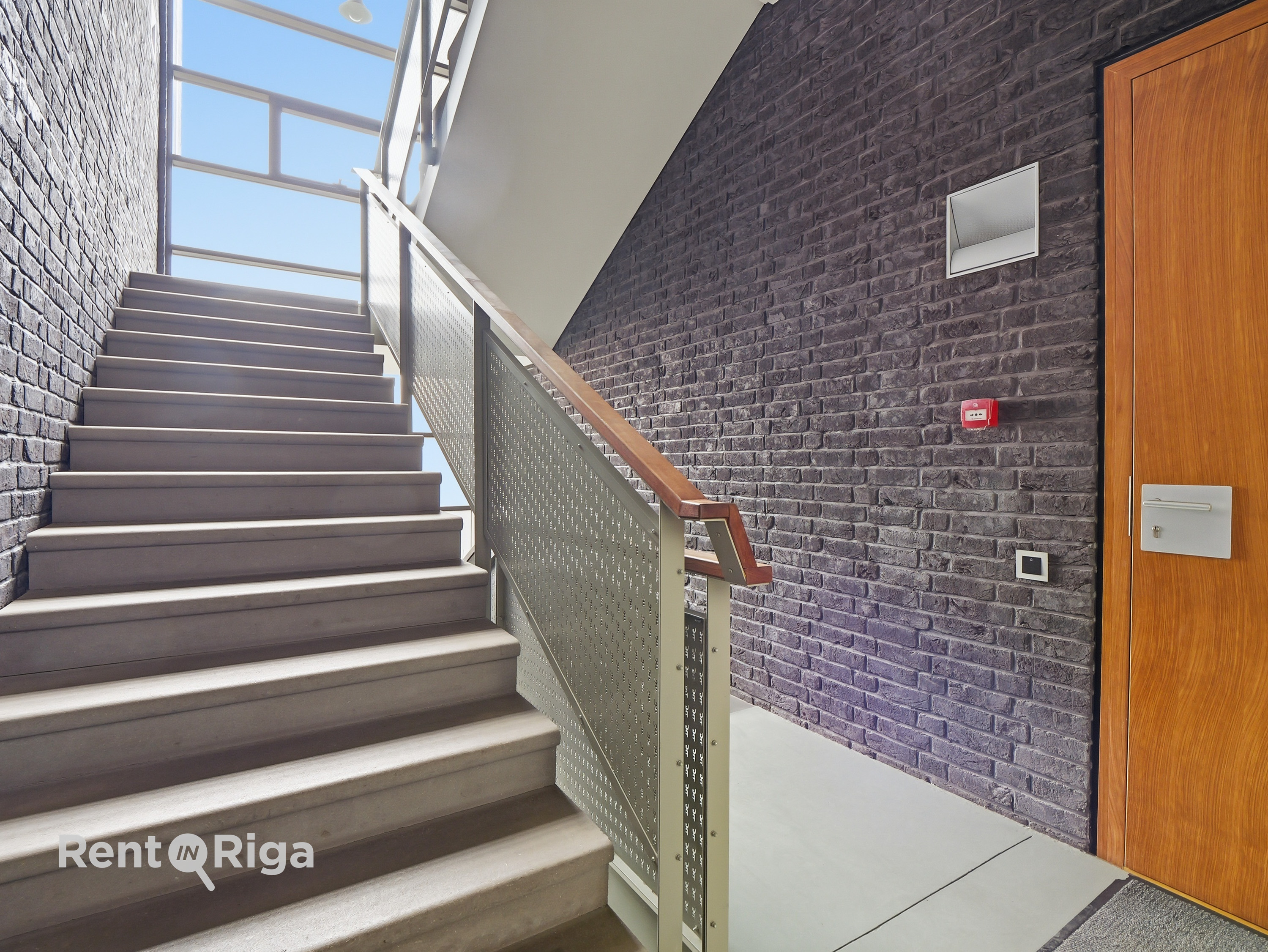 Pārdod dzīvokli, Balasta dambis iela 72 - Attēls 1