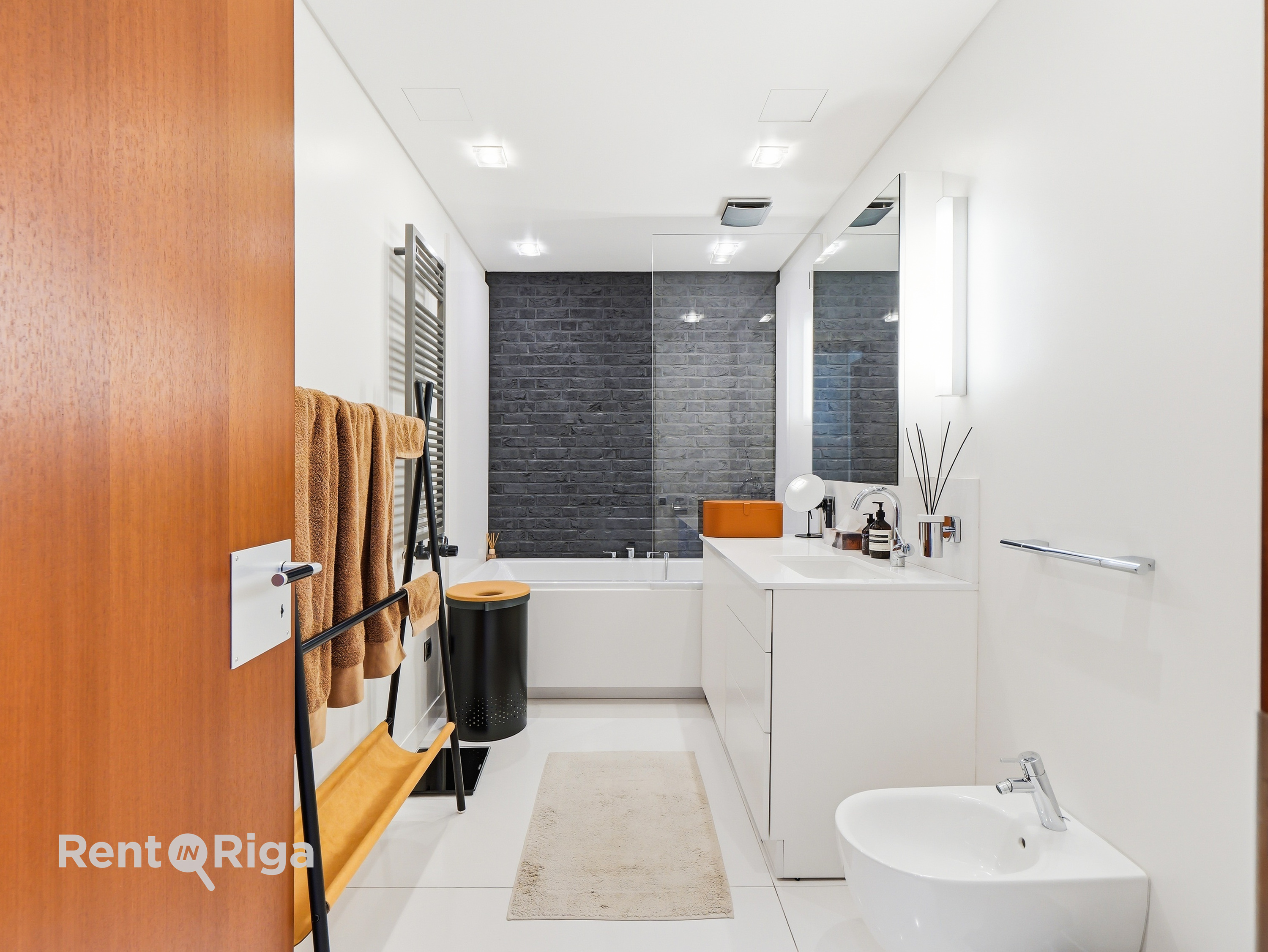 Pārdod dzīvokli, Balasta dambis iela 72 - Attēls 1