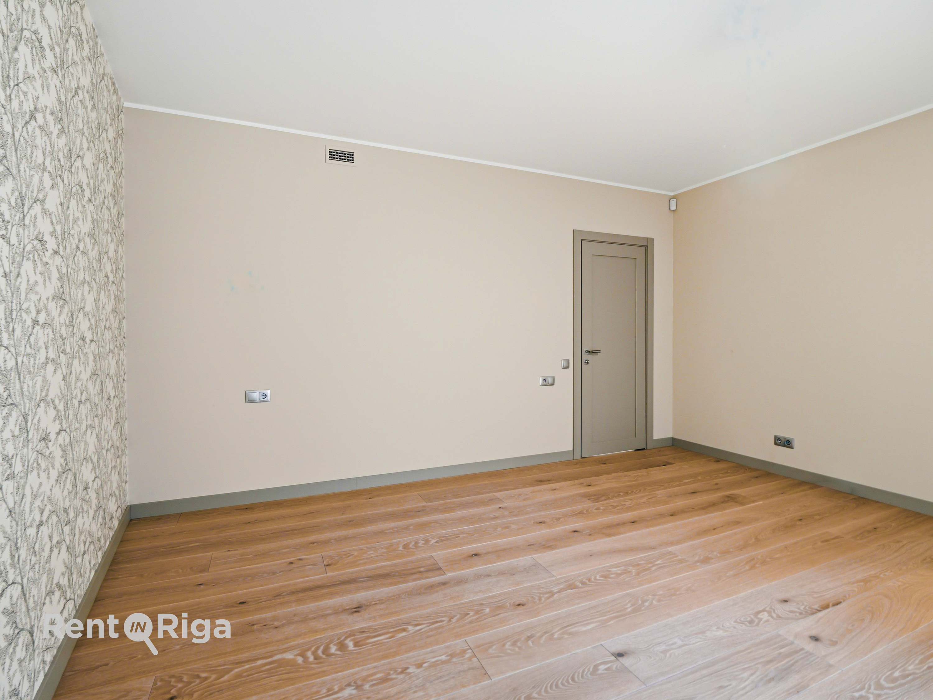 Izīrē māju, Tirgus iela - Attēls 1