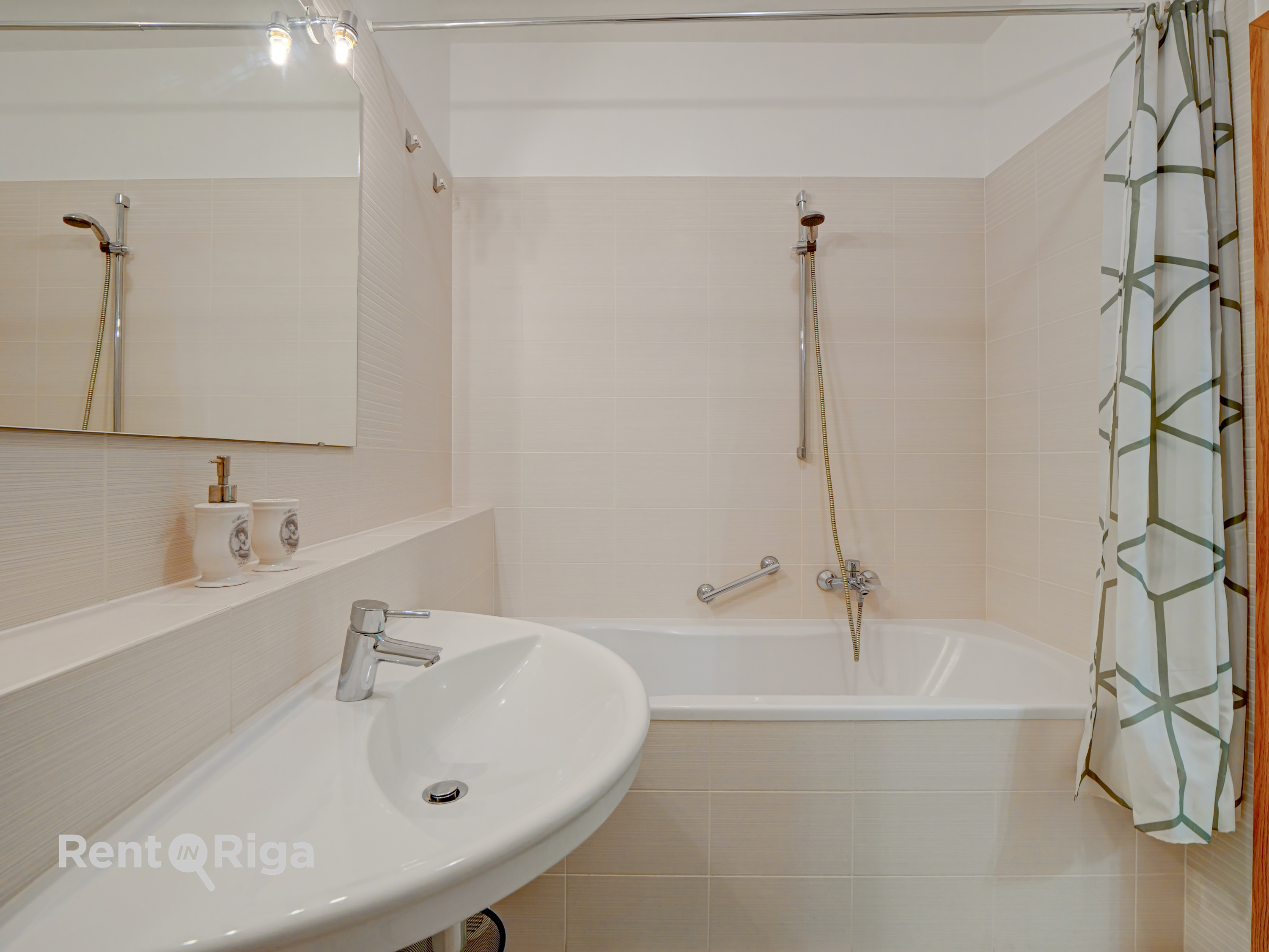 Izīrē dzīvokli, Republikas laukums iela 3 - Attēls 1