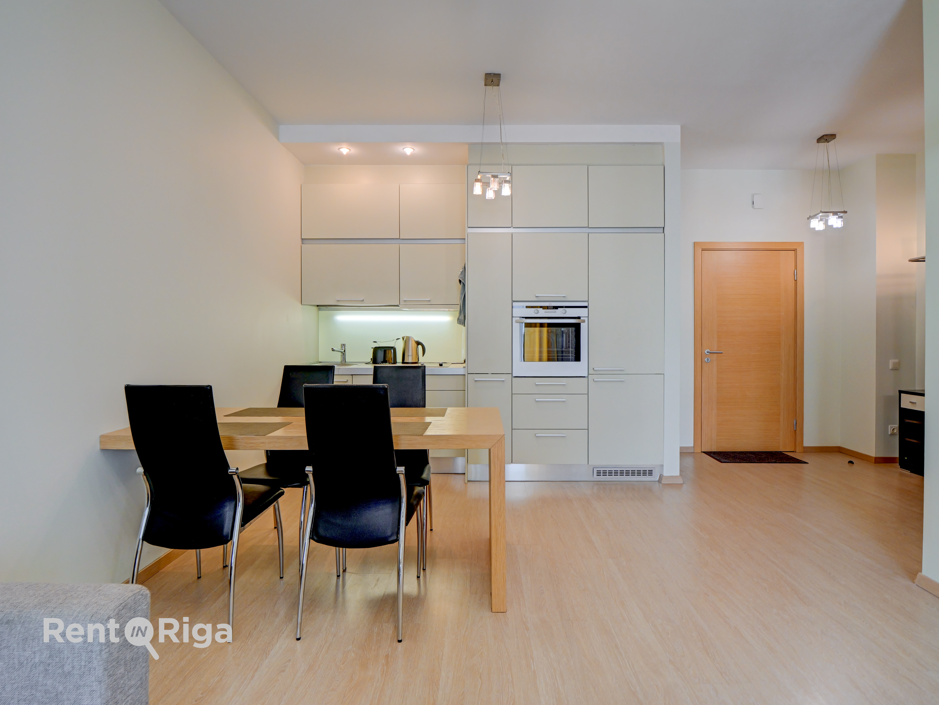 Izīrē dzīvokli, Republikas laukums iela 3 - Attēls 1