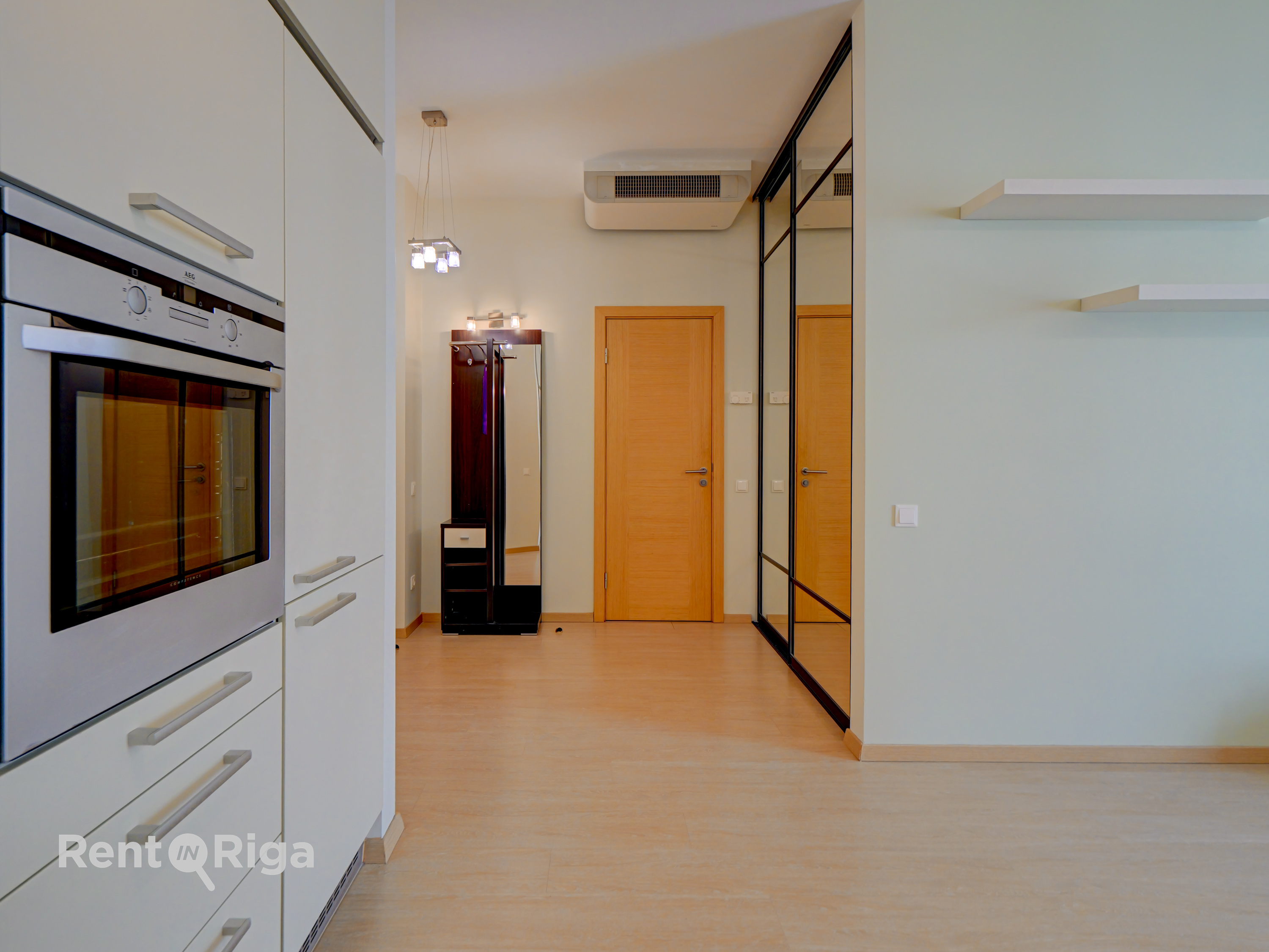 Izīrē dzīvokli, Republikas laukums iela 3 - Attēls 1