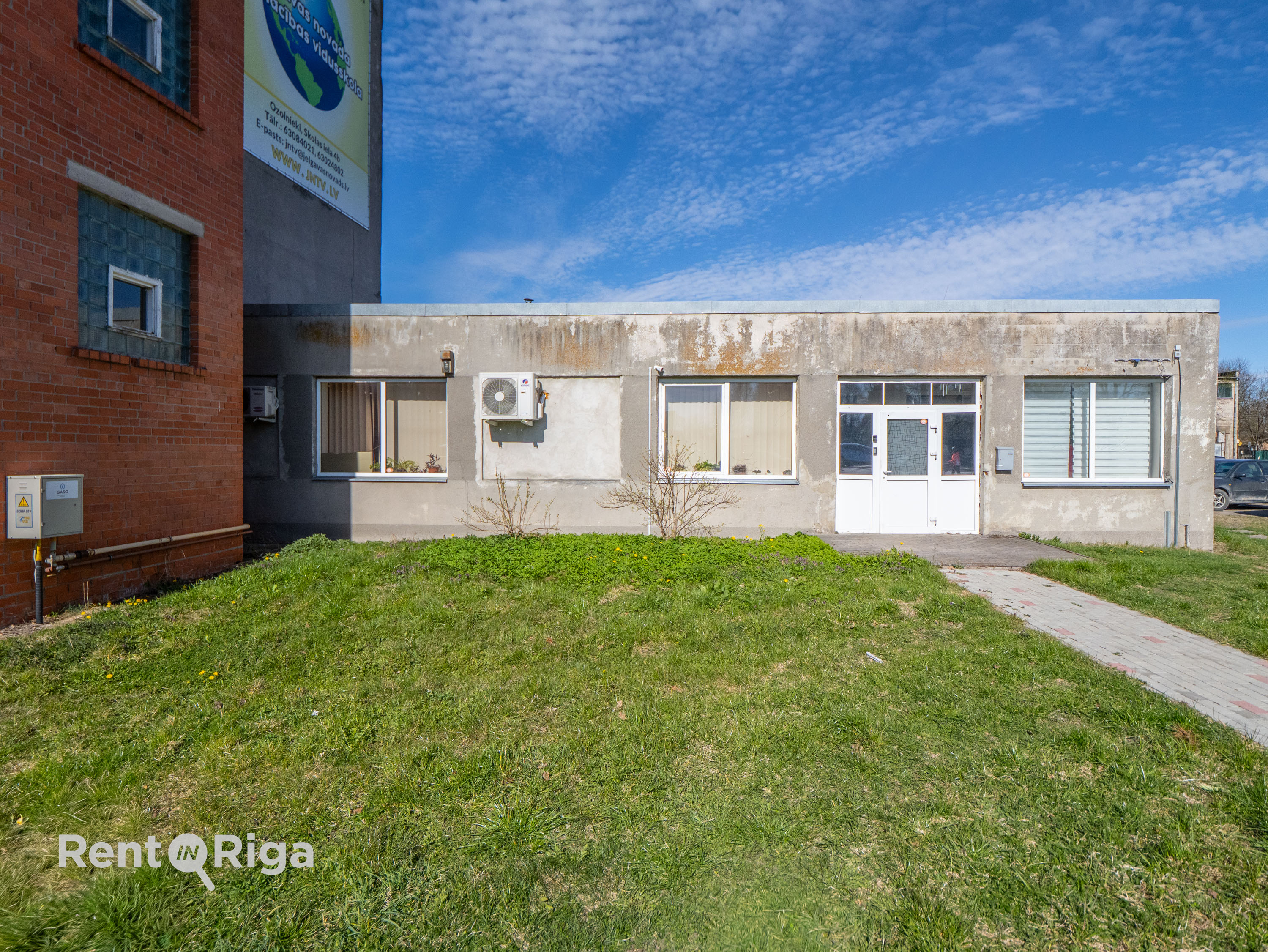 Pārdod noliktavu, Skolas iela - Attēls 1