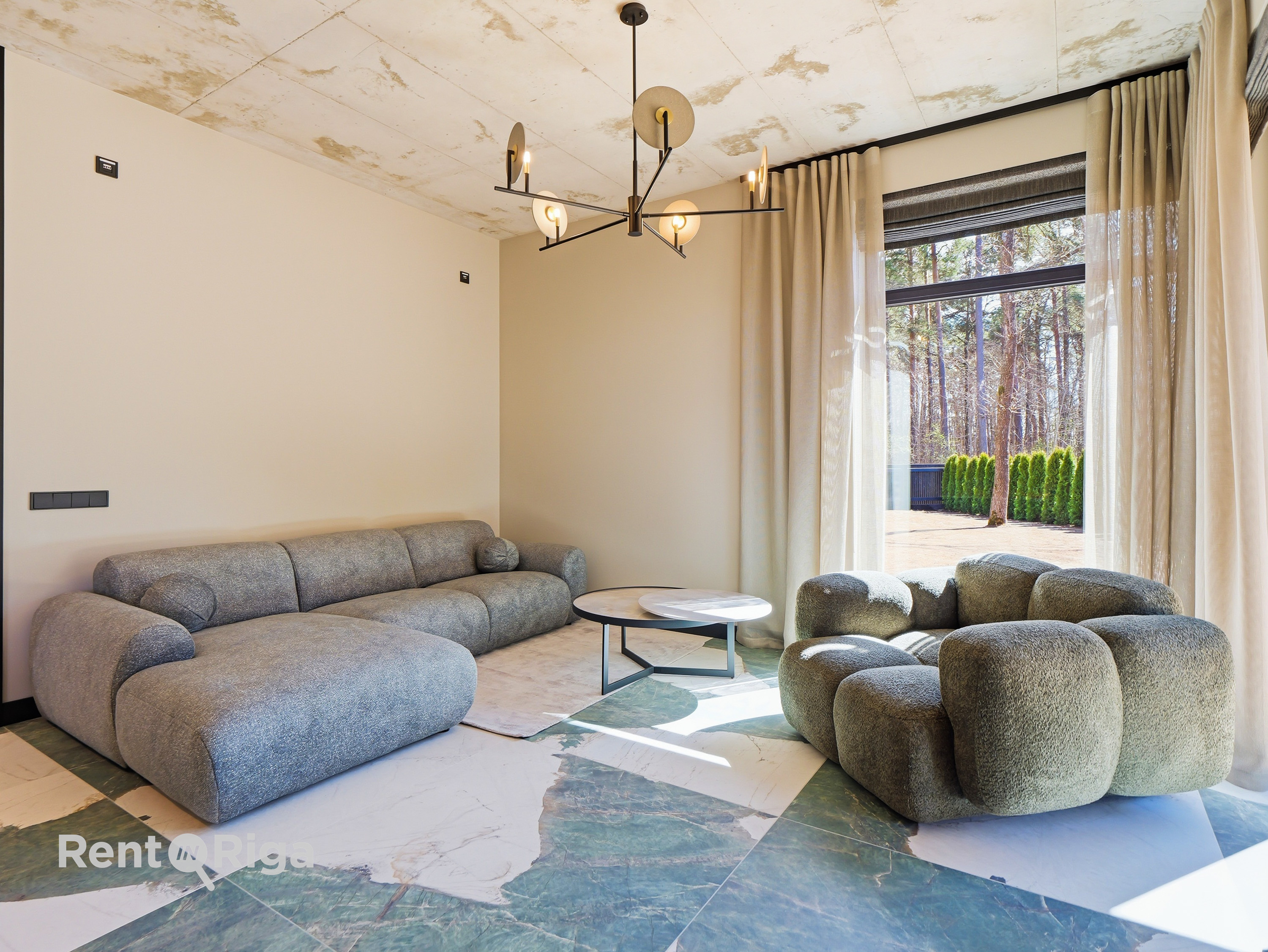 Izīrē māju, Vējavas iela - Attēls 1