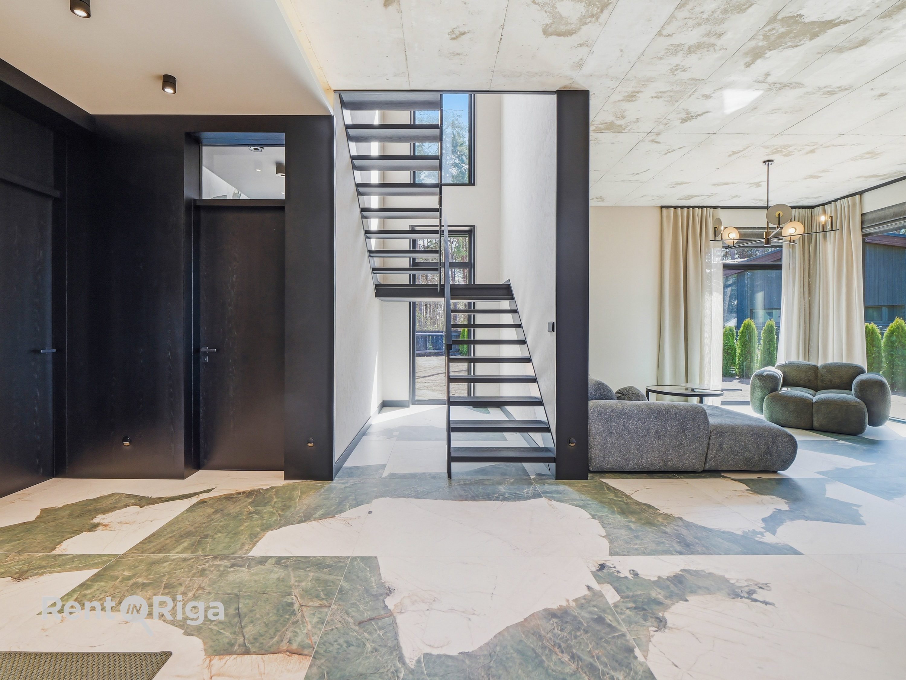 Izīrē māju, Vējavas iela - Attēls 1