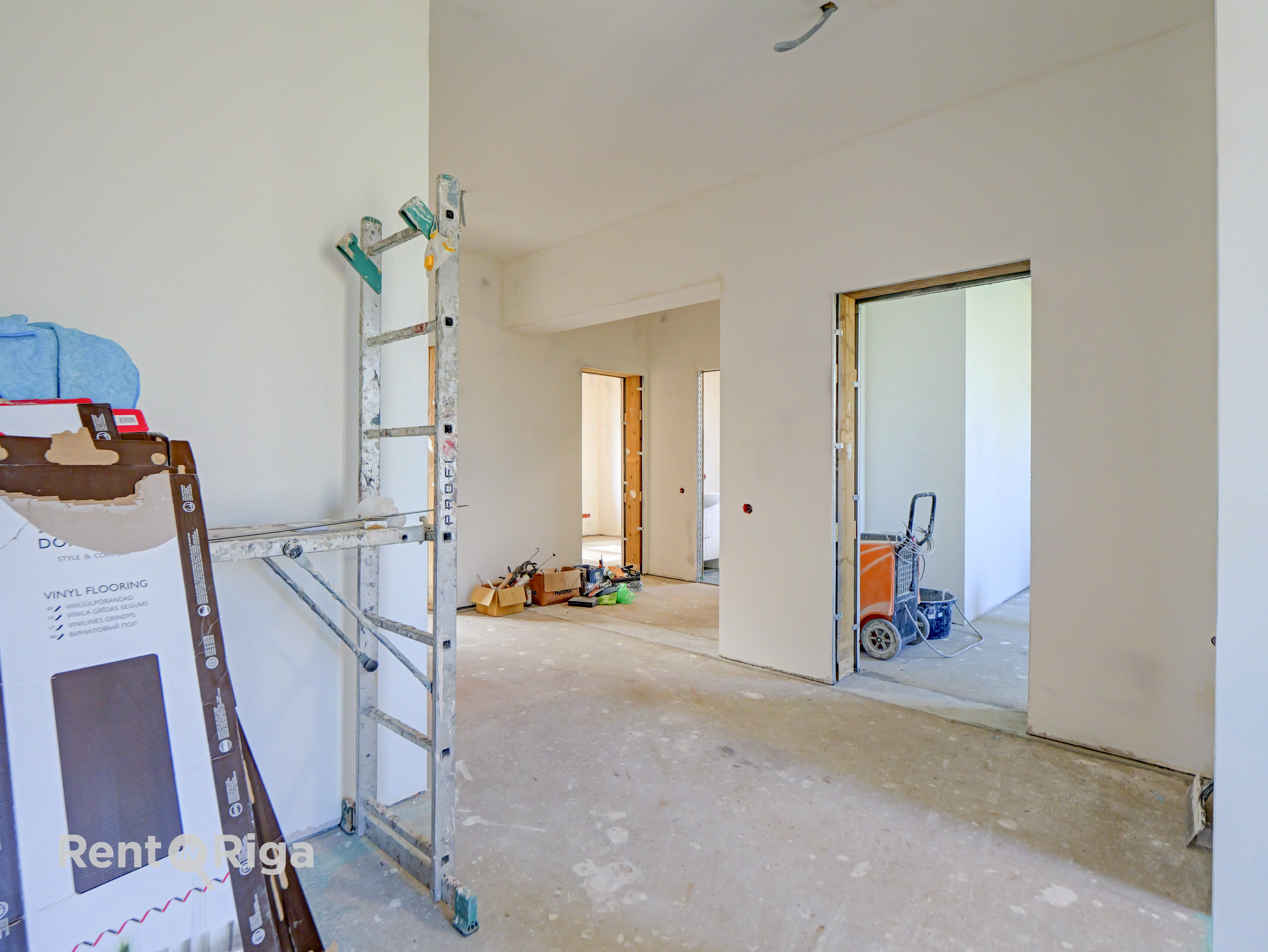 Izīrē māju, Jaunaustras iela - Attēls 1