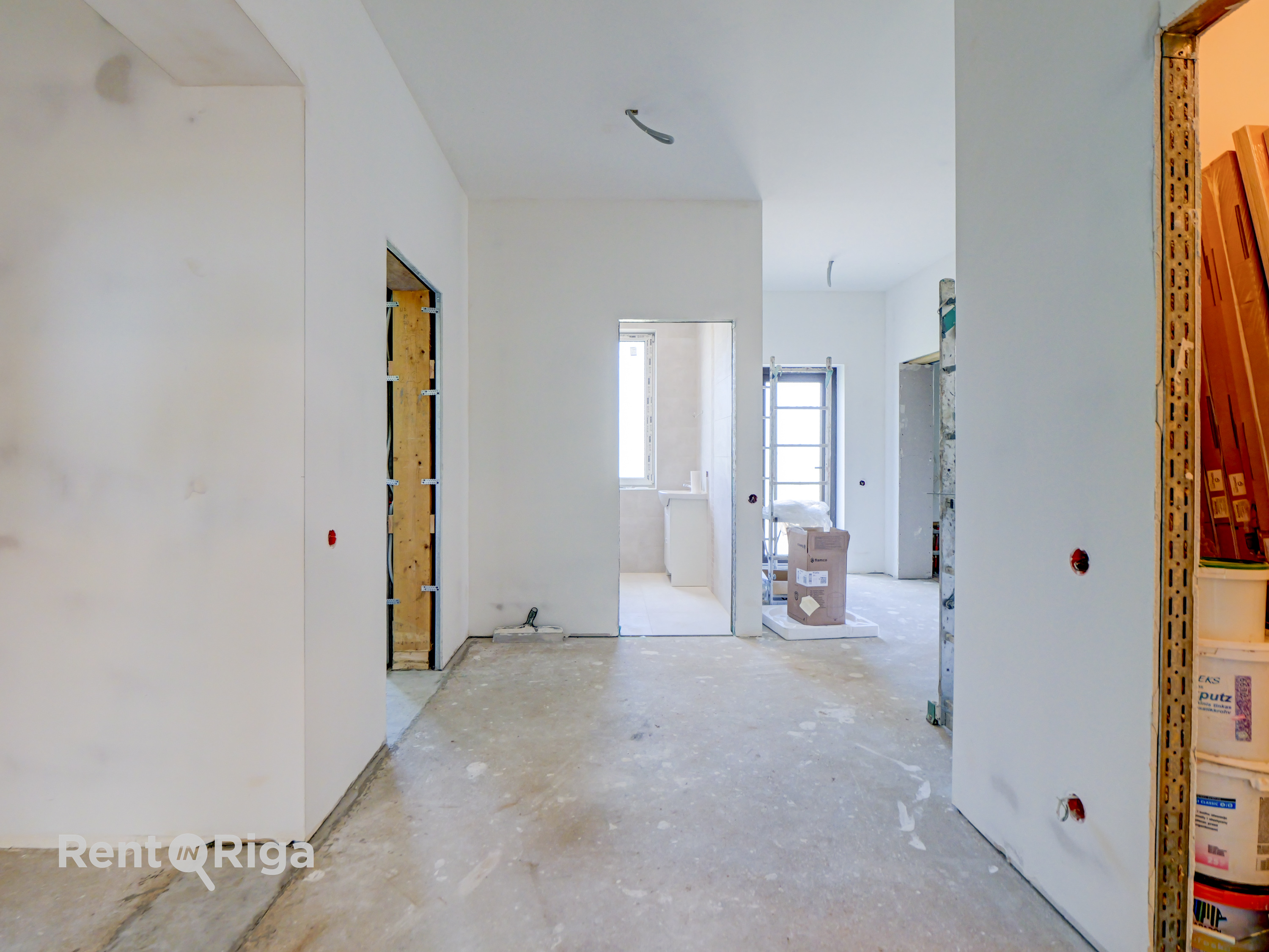 Izīrē māju, Jaunaustras iela - Attēls 1