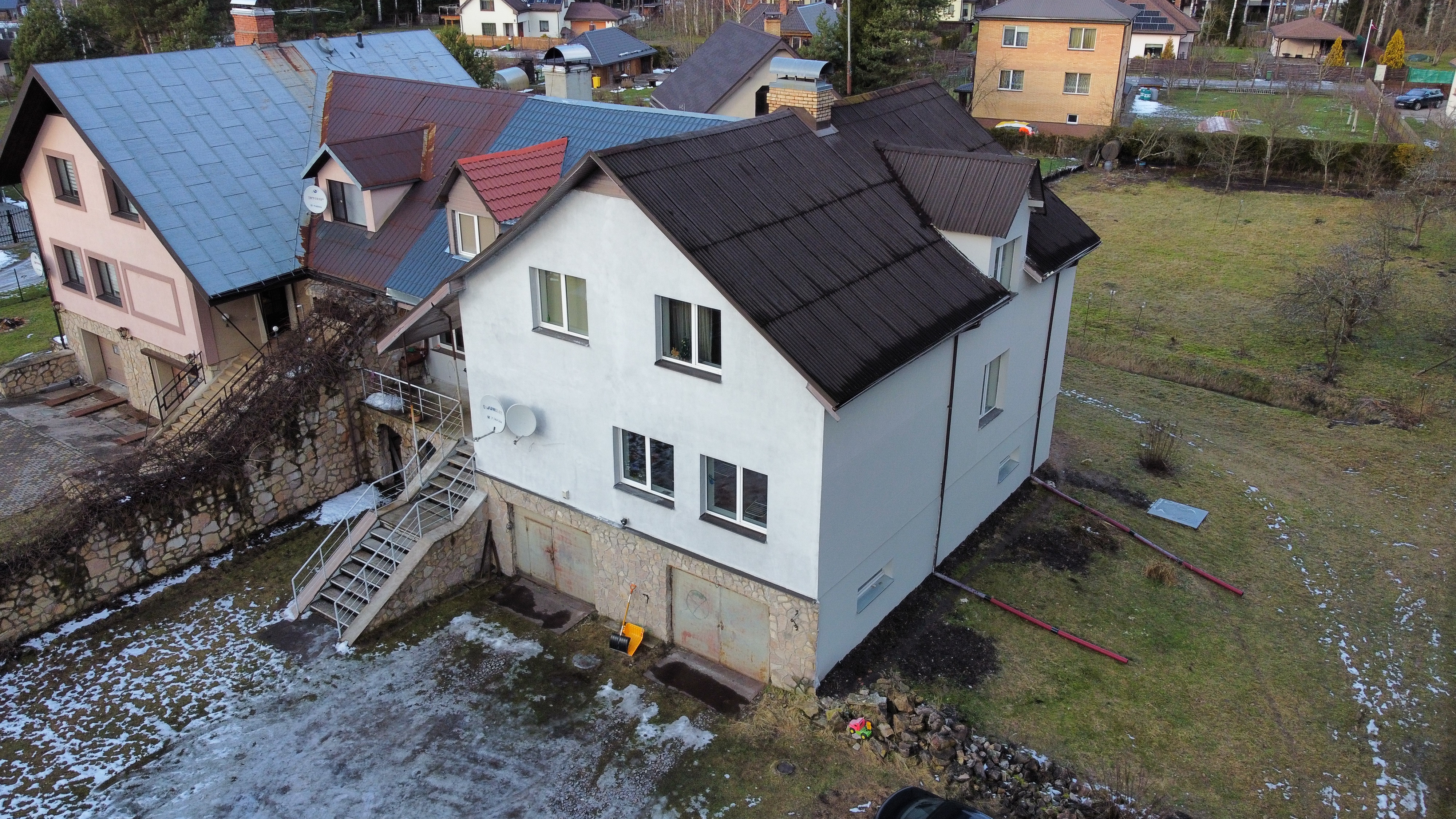 Pārdod māju, Lejasaustrumi iela - Attēls 1