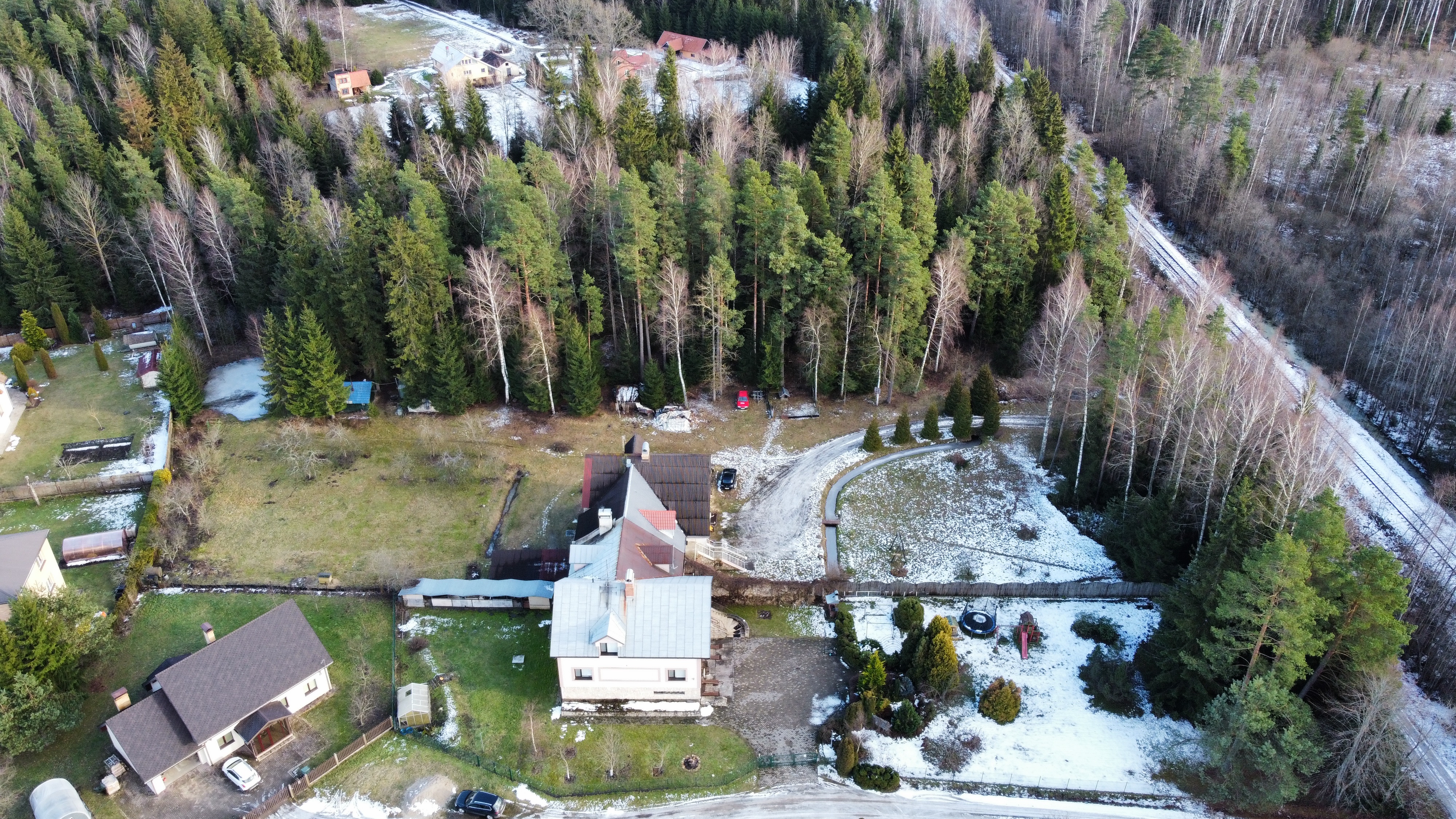 Pārdod māju, Lejasaustrumi iela - Attēls 1
