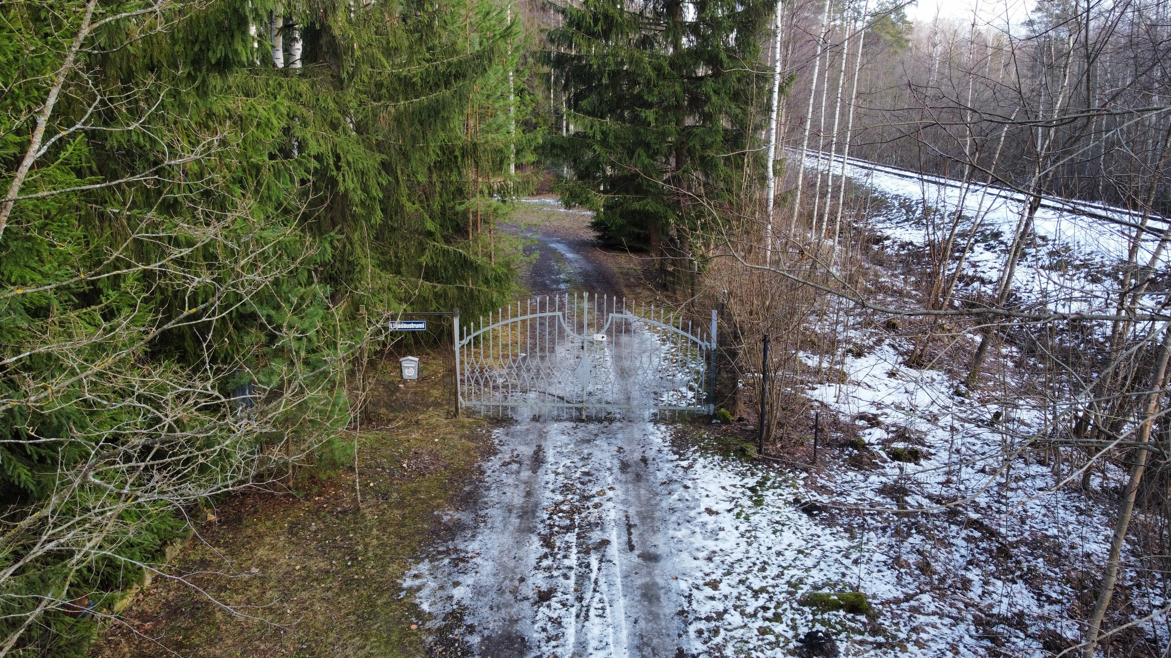 Pārdod māju, Lejasaustrumi iela - Attēls 1