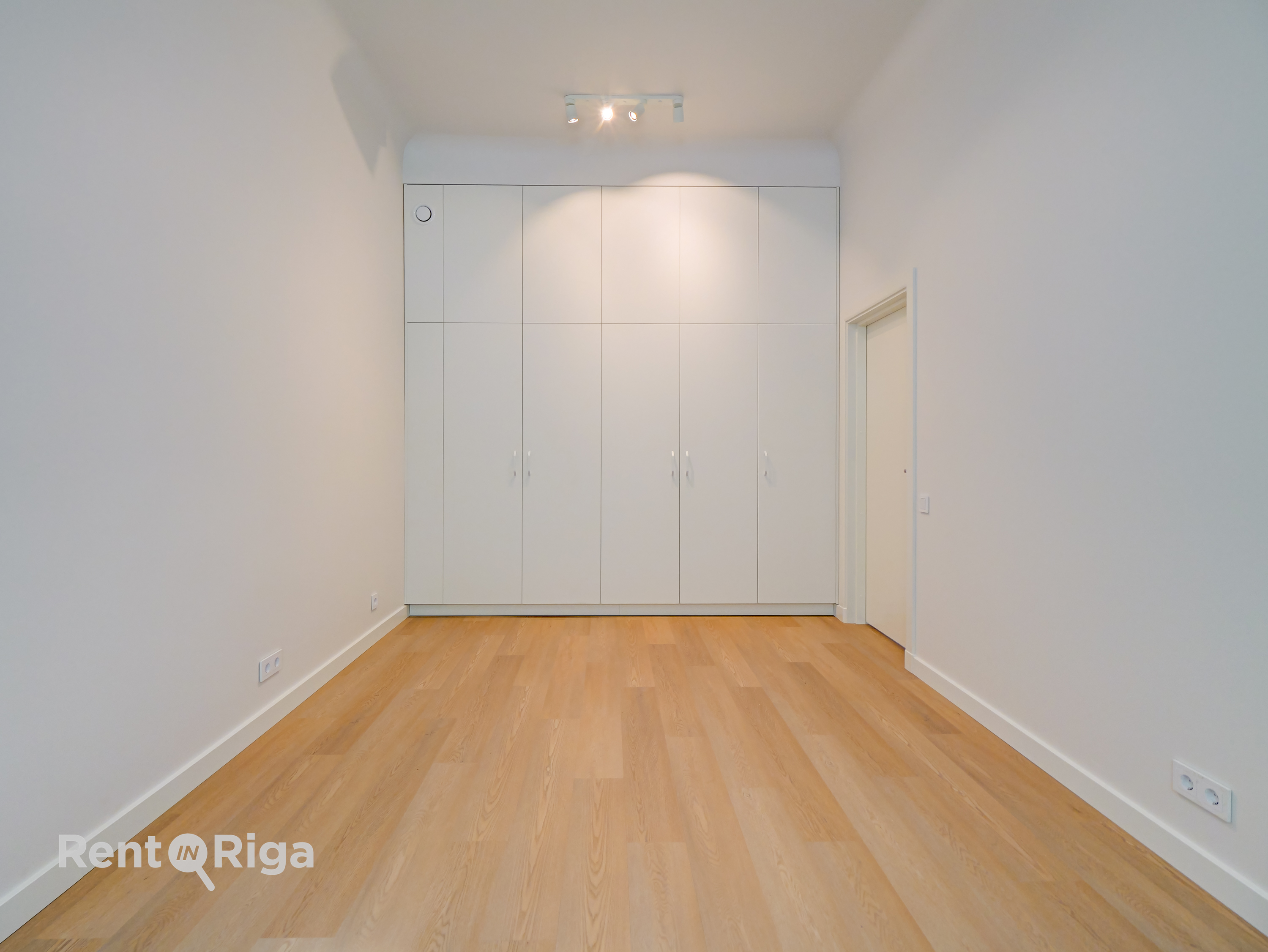 Apartment for rent, Kalpaka bulvāris 11 - Image 1