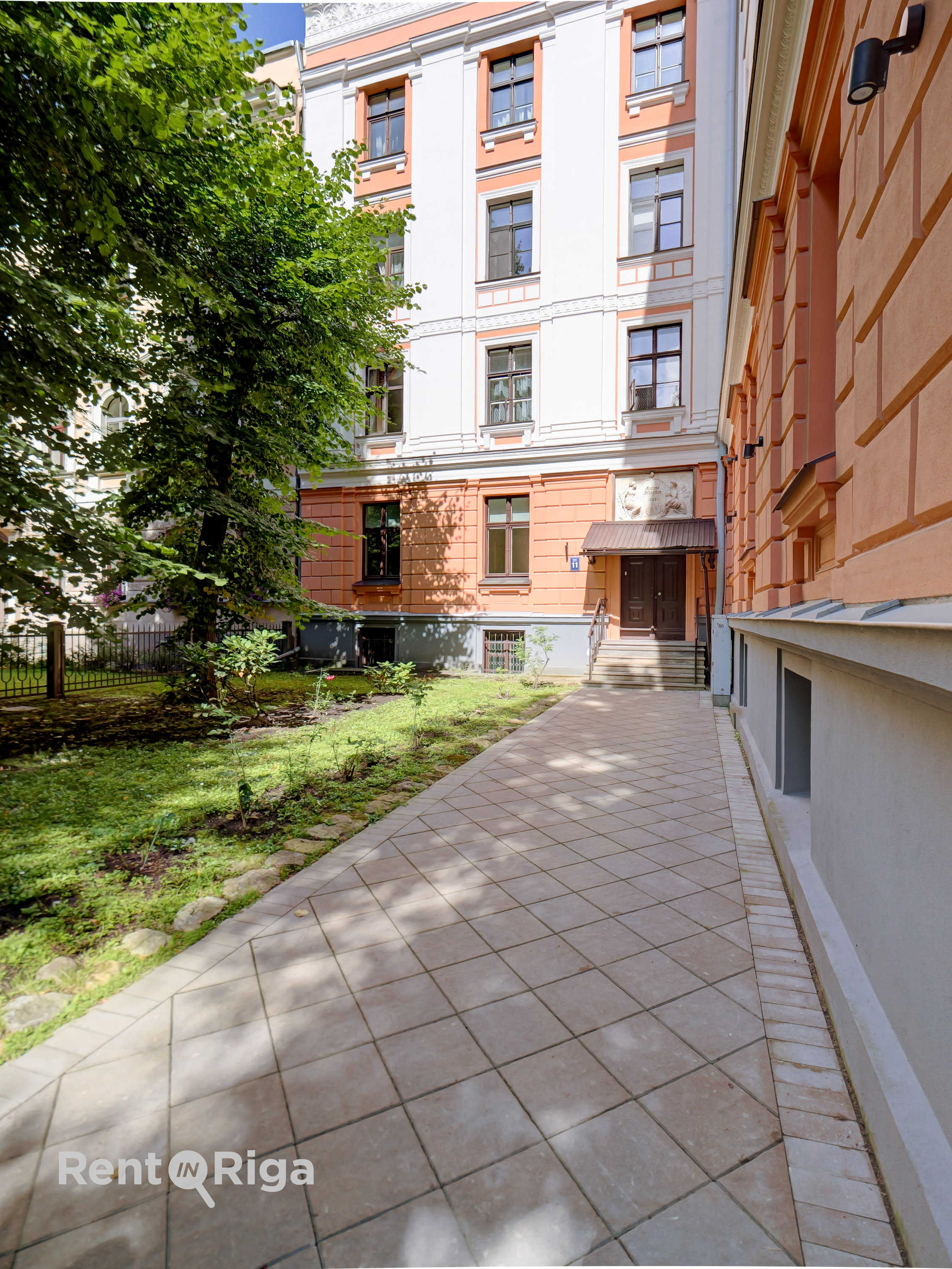 Apartment for rent, Kalpaka bulvāris 11 - Image 1