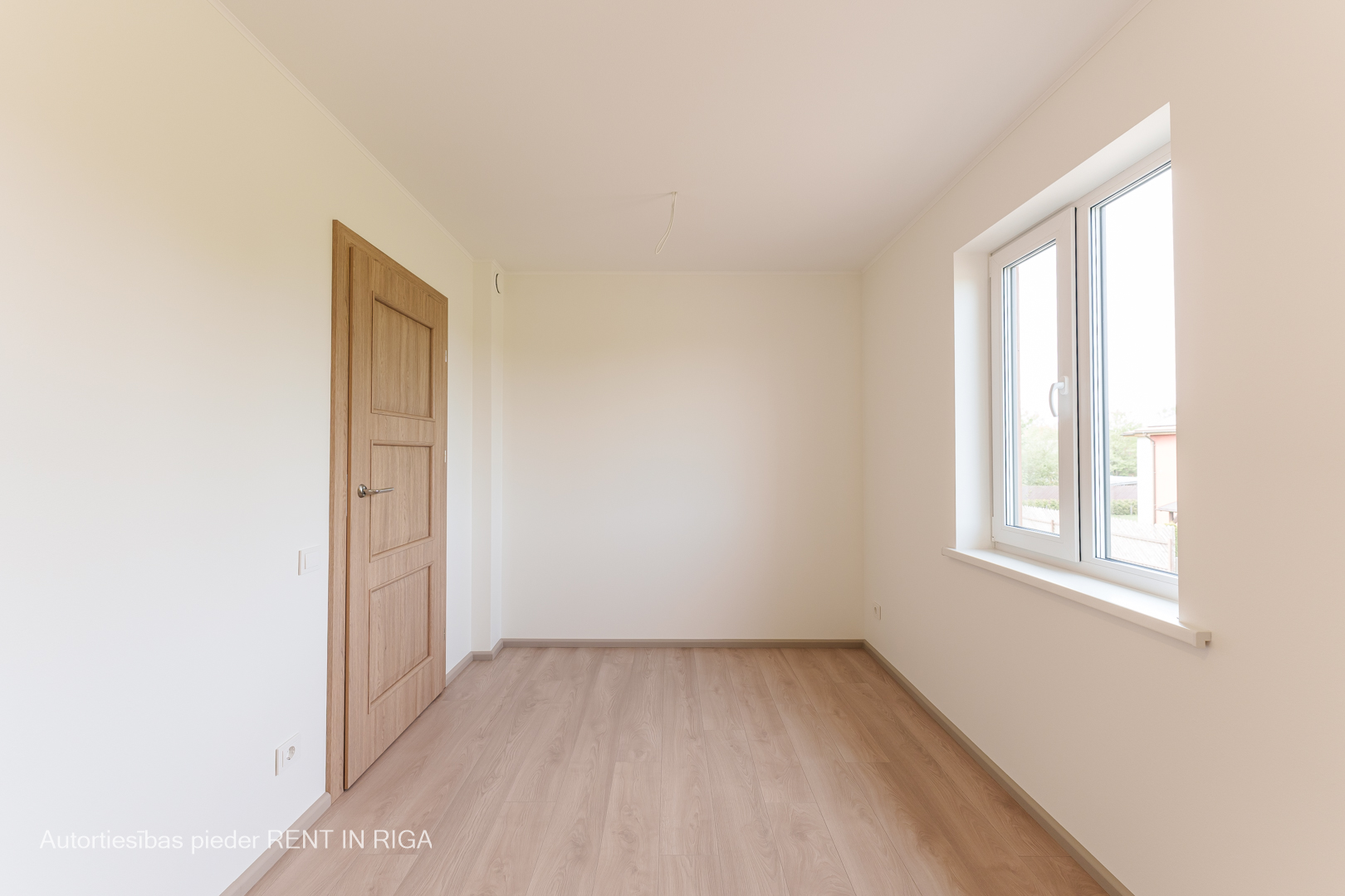 Pārdod māju, Dzintaru iela - Attēls 1