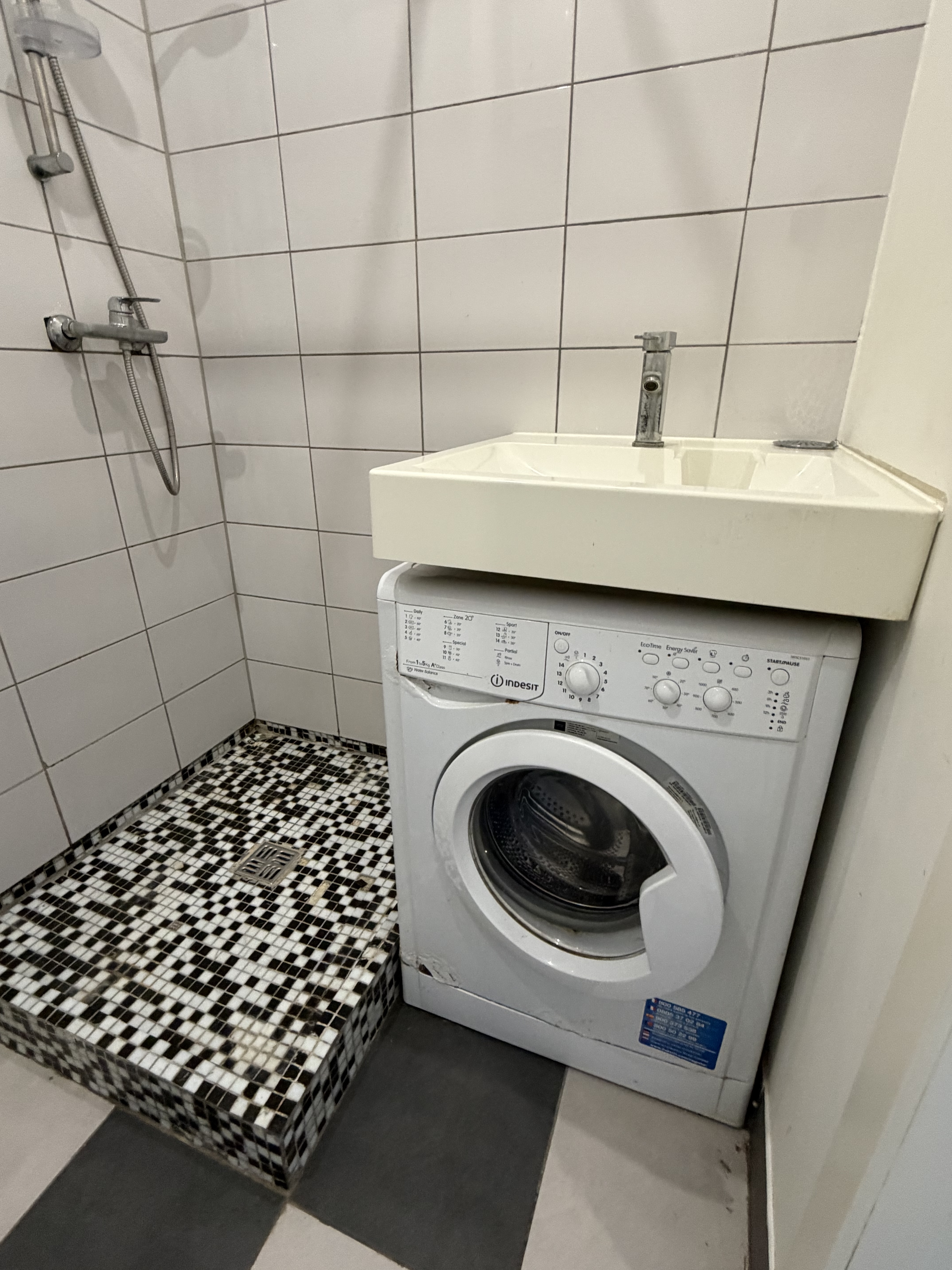 Pārdod dzīvokli, Lugažu iela 14 - Attēls 1