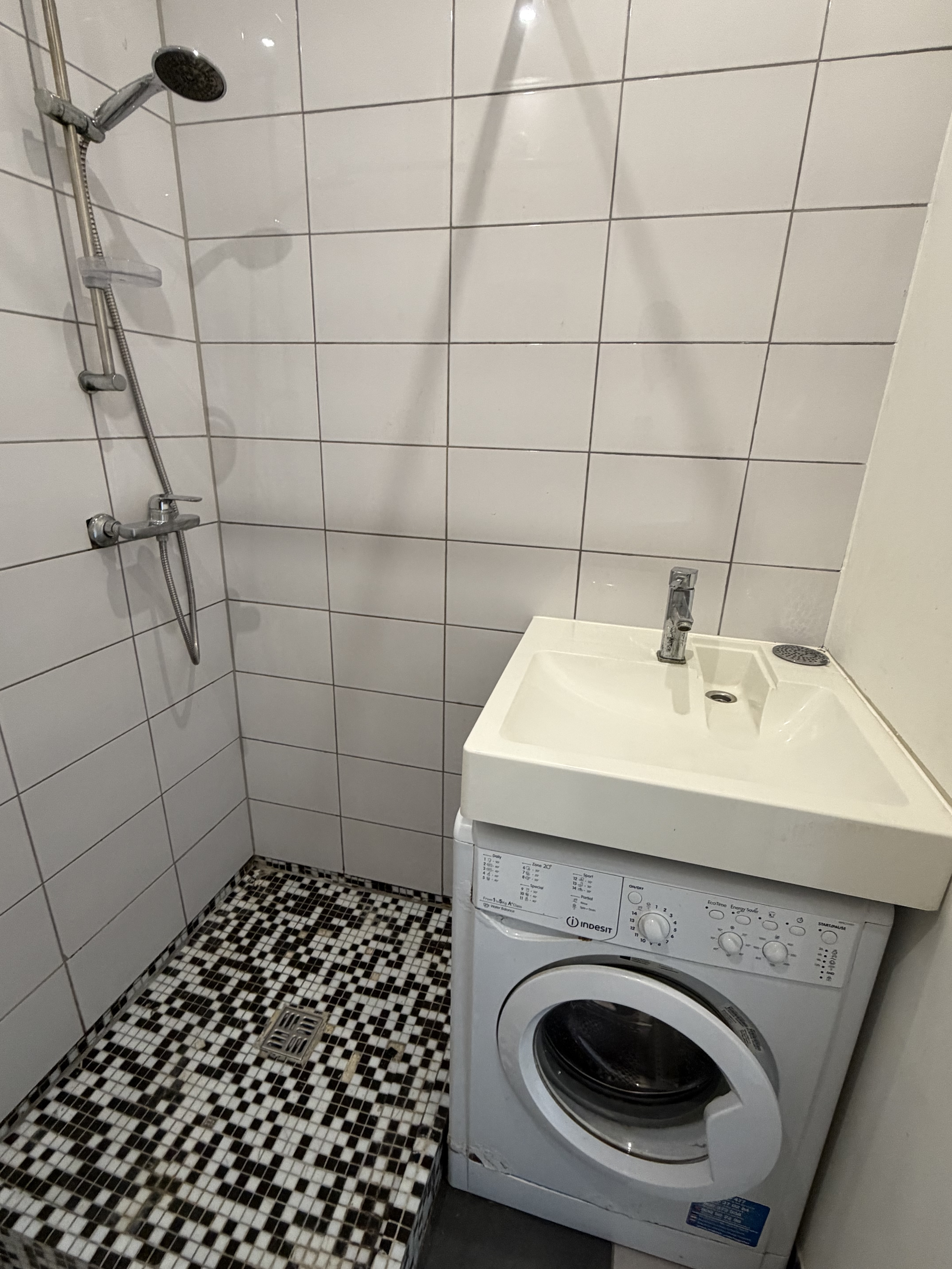 Pārdod dzīvokli, Lugažu iela 14 - Attēls 1
