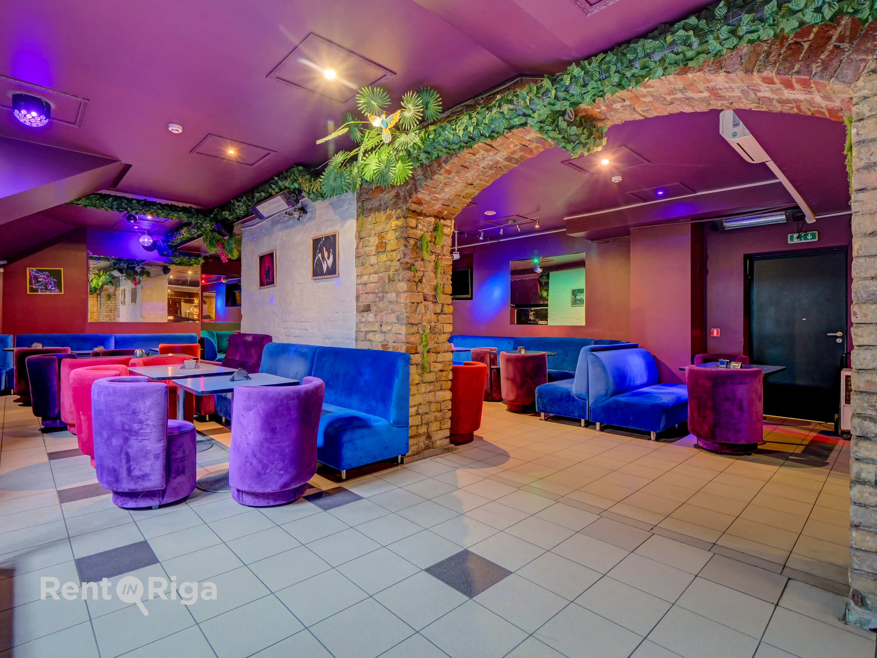 Retail premises for sale, Barona street - Image 1
