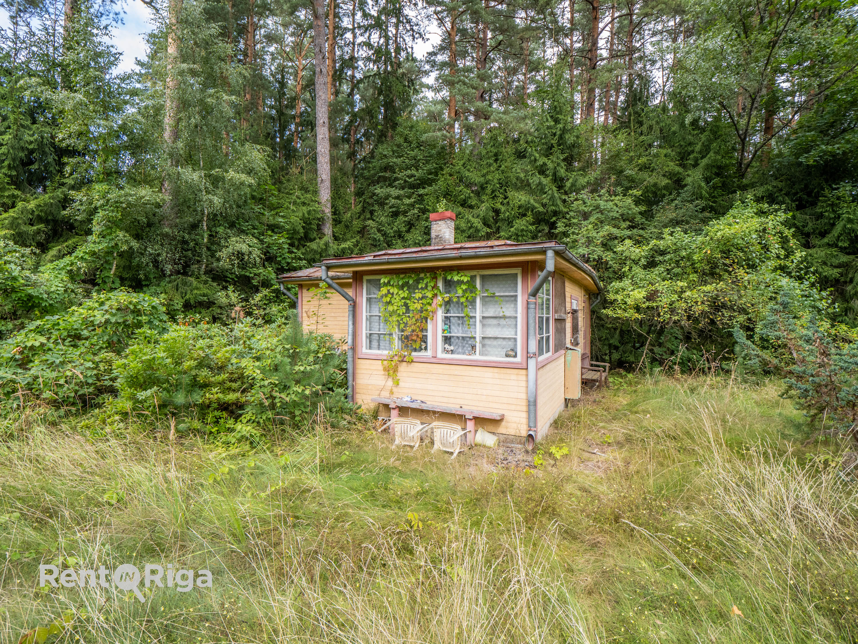 Pārdod zemi, Viestura iela - Attēls 1
