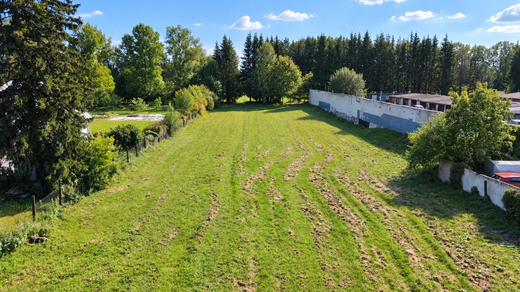 Pārdod zemi, Dārza iela - Attēls 1
