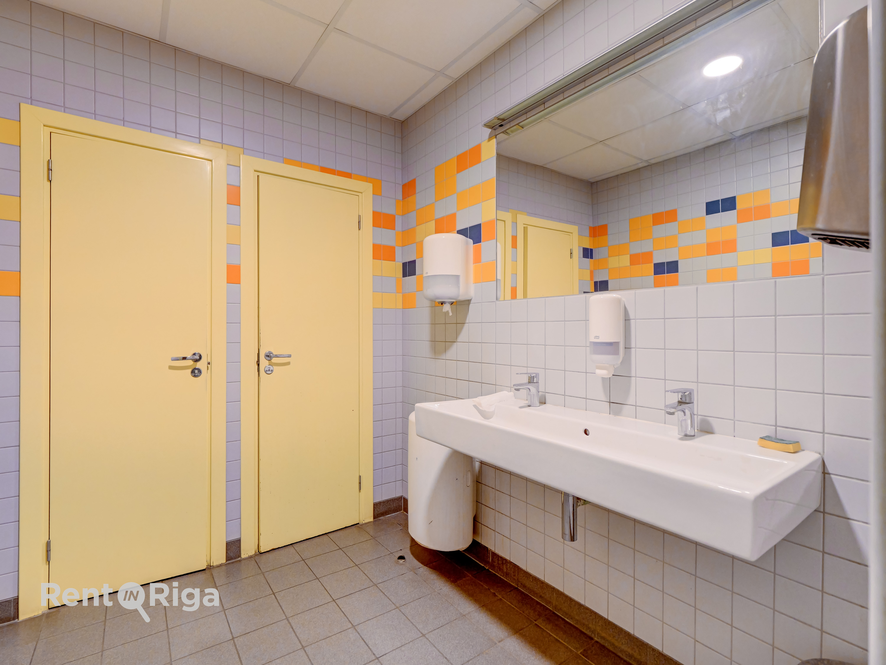 Iznomā noliktavu, Kleistu iela - Attēls 1