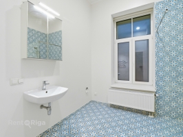 Pulkveža Brieža 10 - Attēls