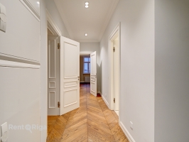 Elizabetes 18 - Attēls