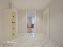 Elizabetes 18 - Attēls