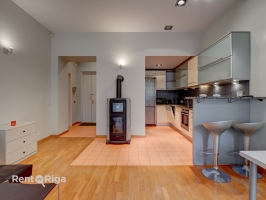 Raiņa bulvāris 2 - Attēls