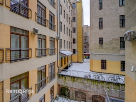 Raiņa bulvāris 2 - Attēls