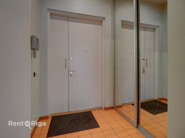 Raiņa bulvāris 2 - Attēls