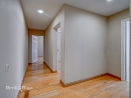 Varavīksnes Gatve 20 - Attēls