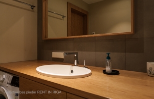 Dzirnavu 83 - Attēls