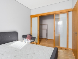 Dzirnavu 83 - Attēls