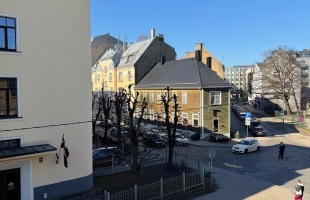 Dzirnavu 17 - Attēls