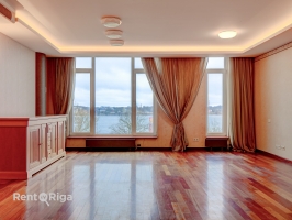 Republikas laukums 3 - Attēls