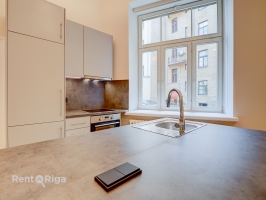 Elizabetes 13 - Attēls