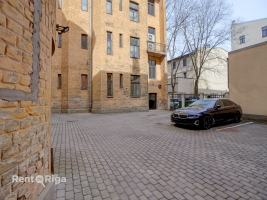 Elizabetes 13 - Attēls