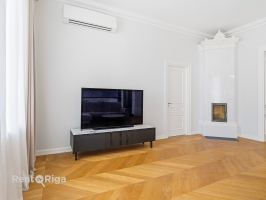 Elizabetes 18 - Image