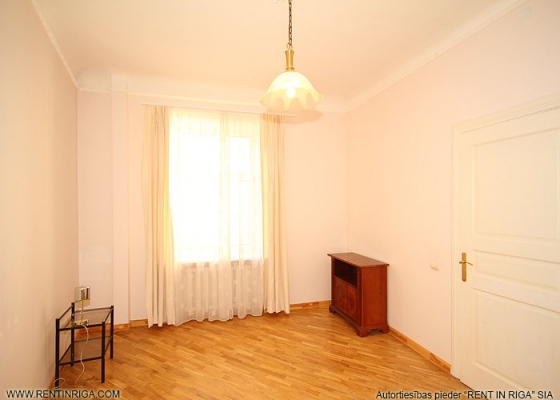 Продают квартиру, улица Dzirnavu 66A - Изображение 1