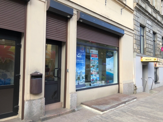 Retail premises for sale, Barona street - Image 1