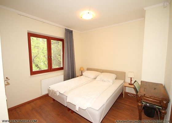 Pārdod māju, Cidonijas iela - Attēls 1