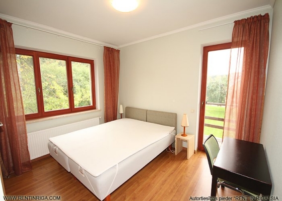 Pārdod māju, Cidonijas iela - Attēls 1