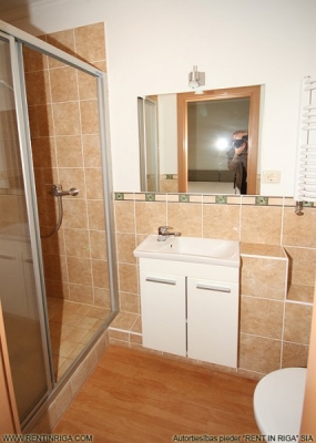 Pārdod māju, Cidonijas iela - Attēls 1