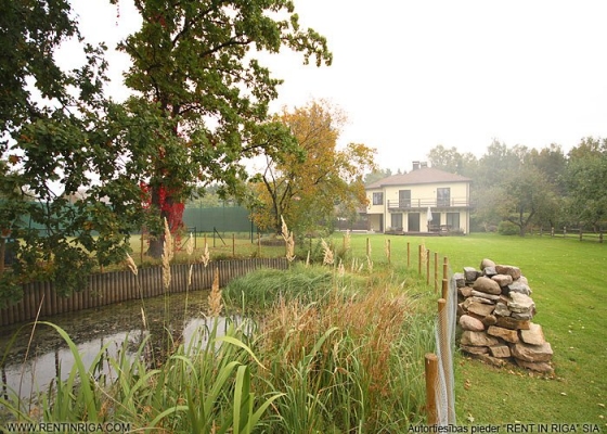 Pārdod māju, Cidonijas iela - Attēls 1