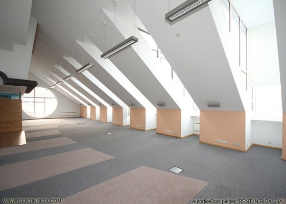 Property building for rent, 11. novembra krastmala - Image 1
