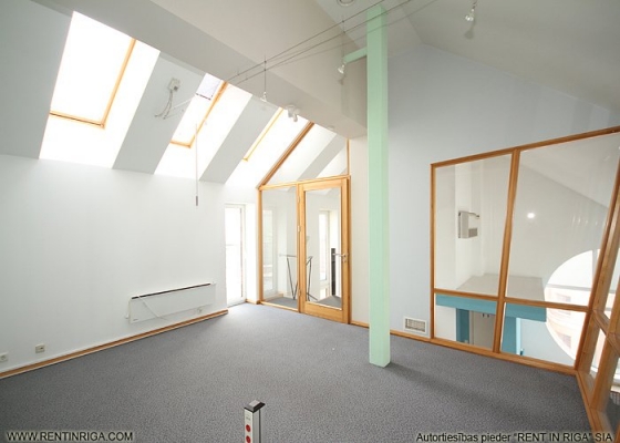 Property building for rent, 11. novembra krastmala - Image 1