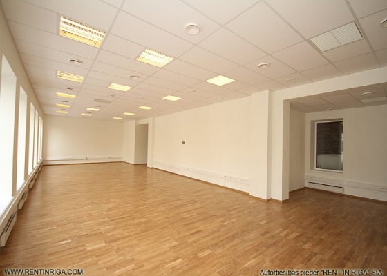 Property building for rent, 11. novembra krastmala - Image 1