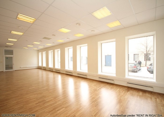 Property building for rent, 11. novembra krastmala - Image 1